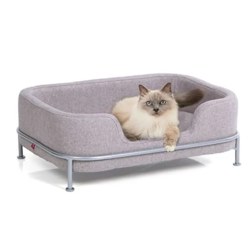 Canadian Cat Company Windsor Pet Bed - approx. 68 x 47.5 x 25.5cm (L x W x H)