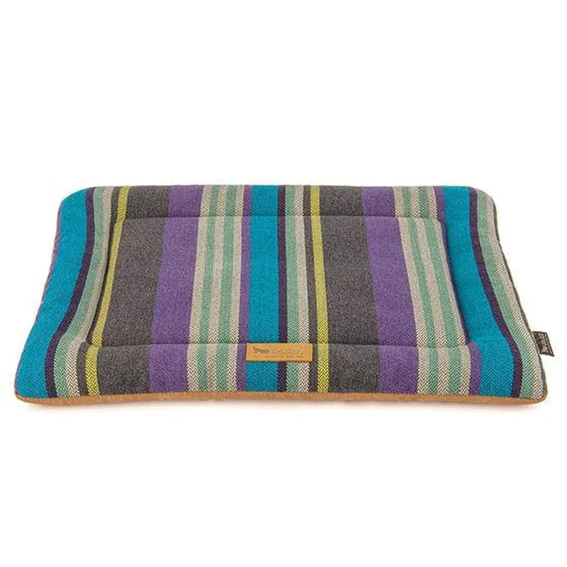 P.L.A.Y. Horizon Chill Pad Pet Bed - Lake