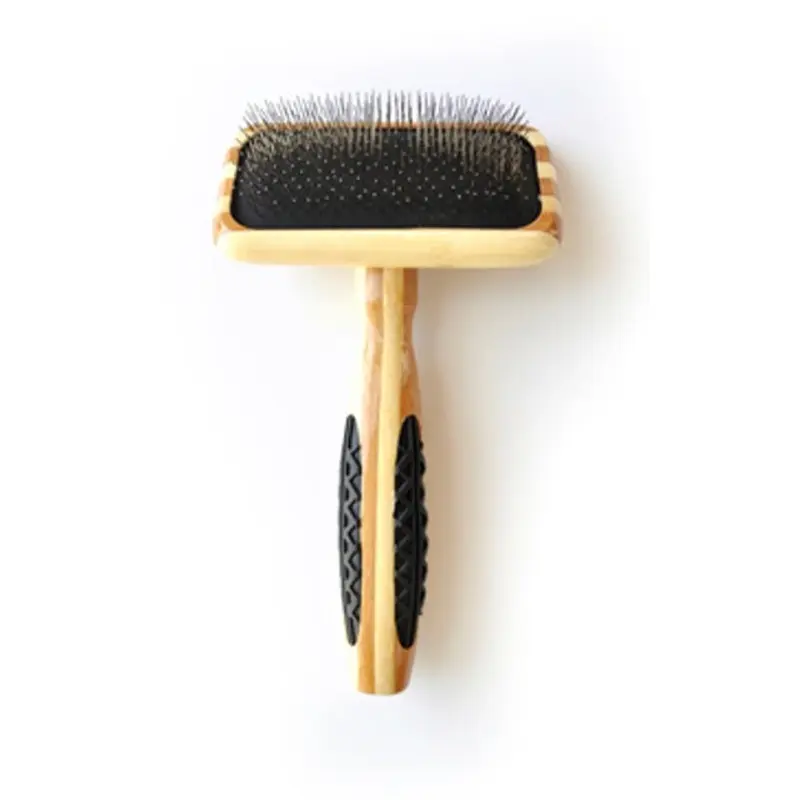 Bass Slicker Brush