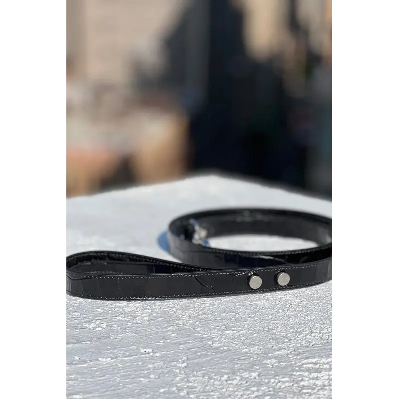 Avi Crocodile Effect Leash (EXCLUSIVE)